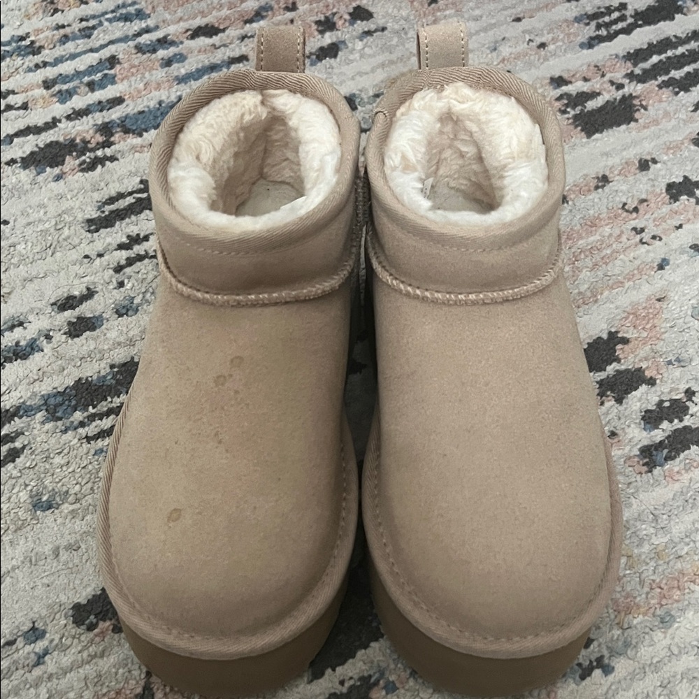 UGG Platform Cozy Tan Kids Boots